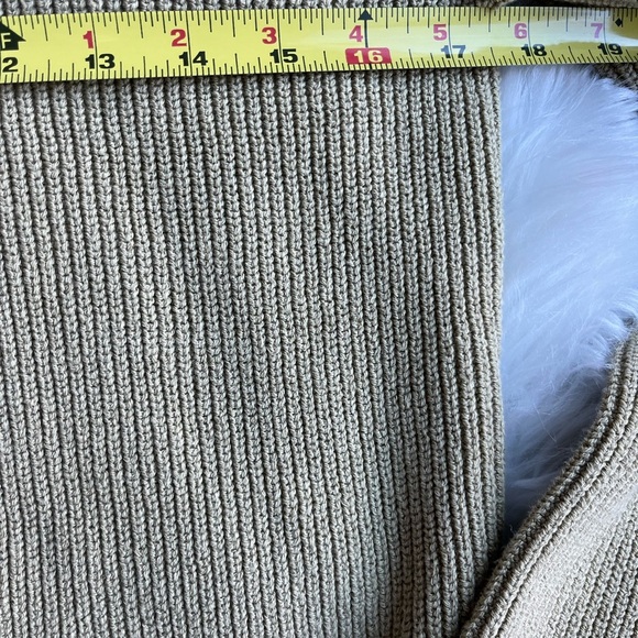 🆕Vince Beige Ribbed Crewneck Pullover Sweater Ladies Size M NWT Cotton Blend - Picture 9 of 12
